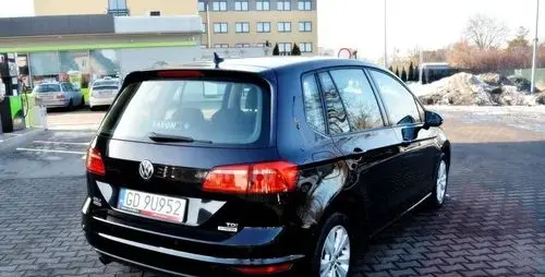 VOLKSWAGEN Golf Sportsvan 