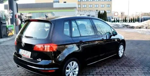 VOLKSWAGEN Golf Sportsvan 