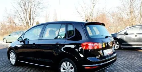 VOLKSWAGEN Golf Sportsvan 
