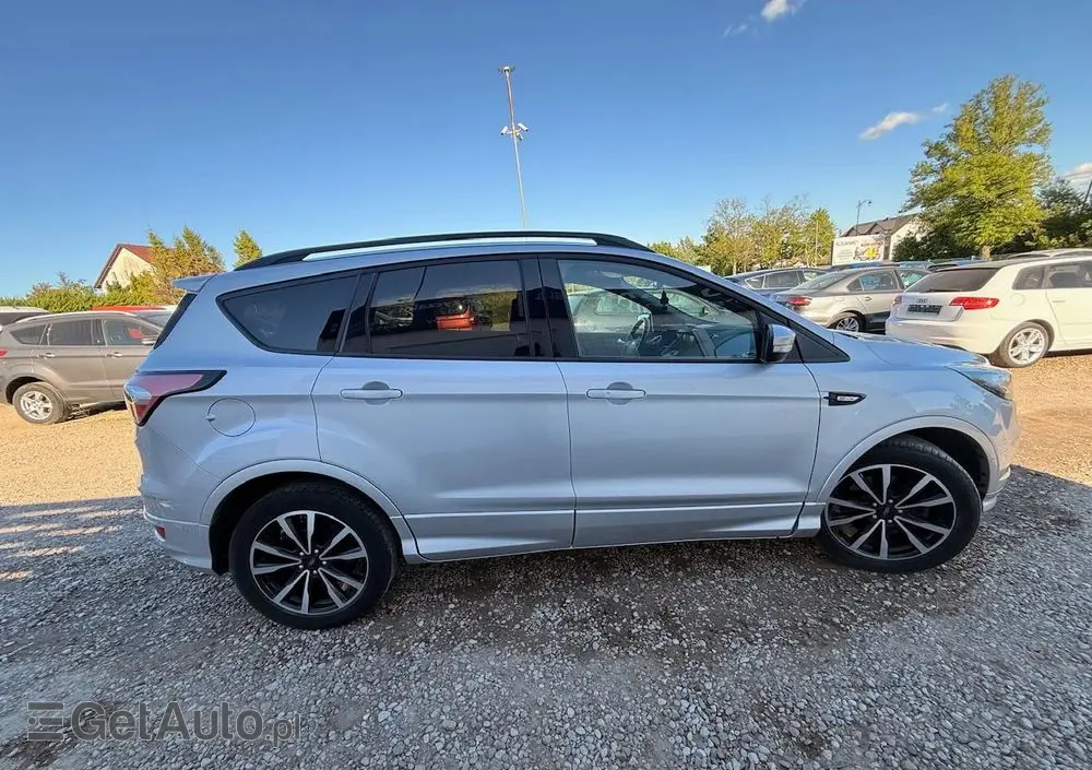 FORD Kuga 2.0 TDCi 4x4 ST-Line
