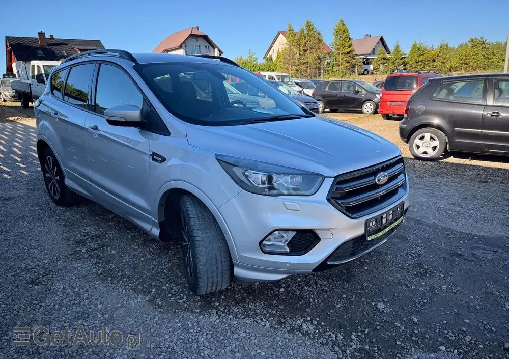 FORD Kuga 2.0 TDCi 4x4 ST-Line