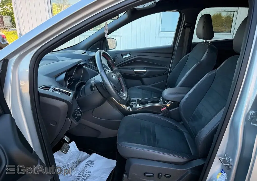 FORD Kuga 2.0 TDCi 4x4 ST-Line