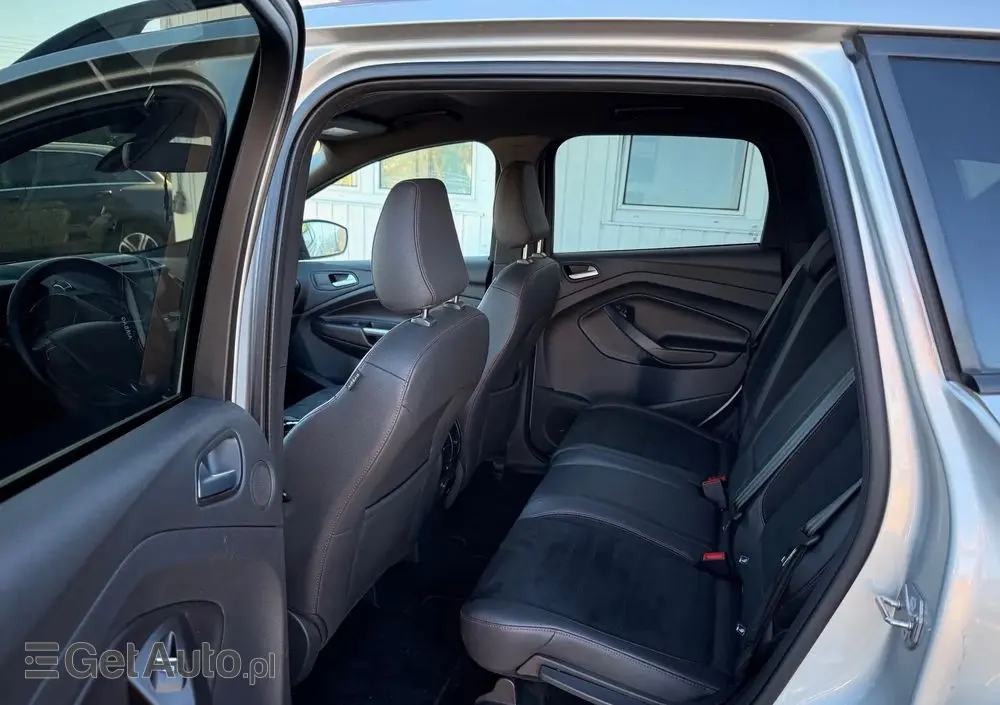 FORD Kuga 2.0 TDCi 4x4 ST-Line