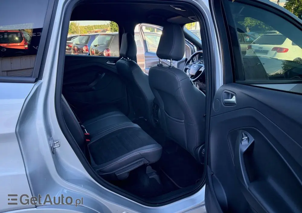 FORD Kuga 2.0 TDCi 4x4 ST-Line