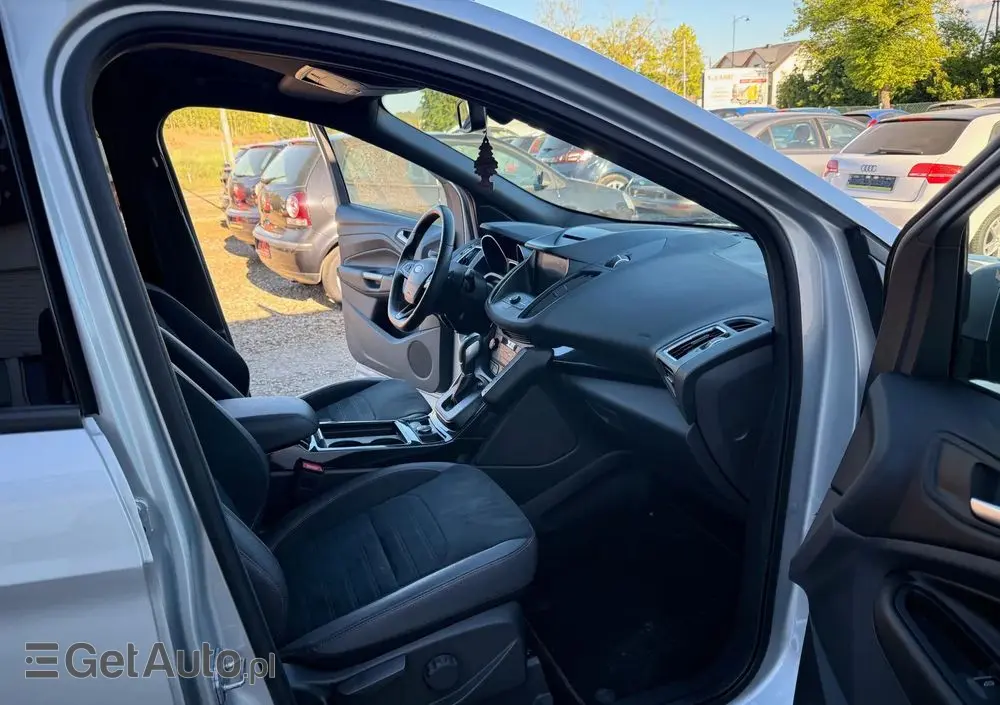 FORD Kuga 2.0 TDCi 4x4 ST-Line
