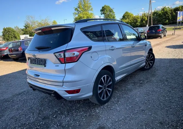 FORD Kuga 2.0 TDCi 4x4 ST-Line