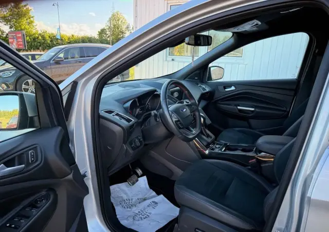 FORD Kuga 2.0 TDCi 4x4 ST-Line