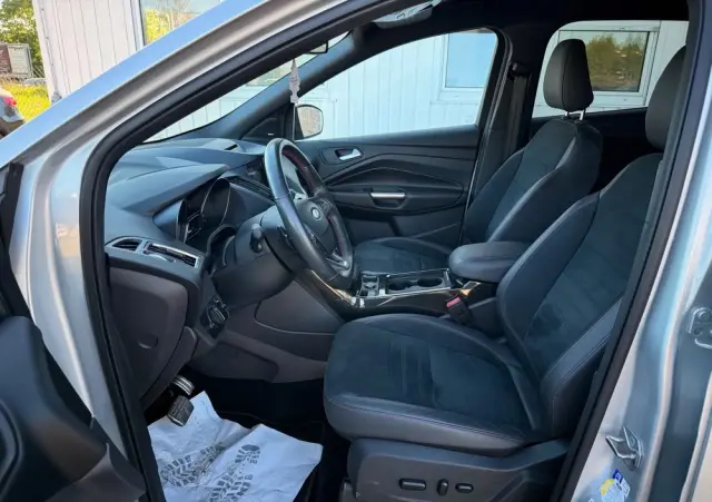 FORD Kuga 2.0 TDCi 4x4 ST-Line
