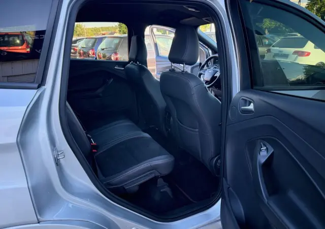 FORD Kuga 2.0 TDCi 4x4 ST-Line