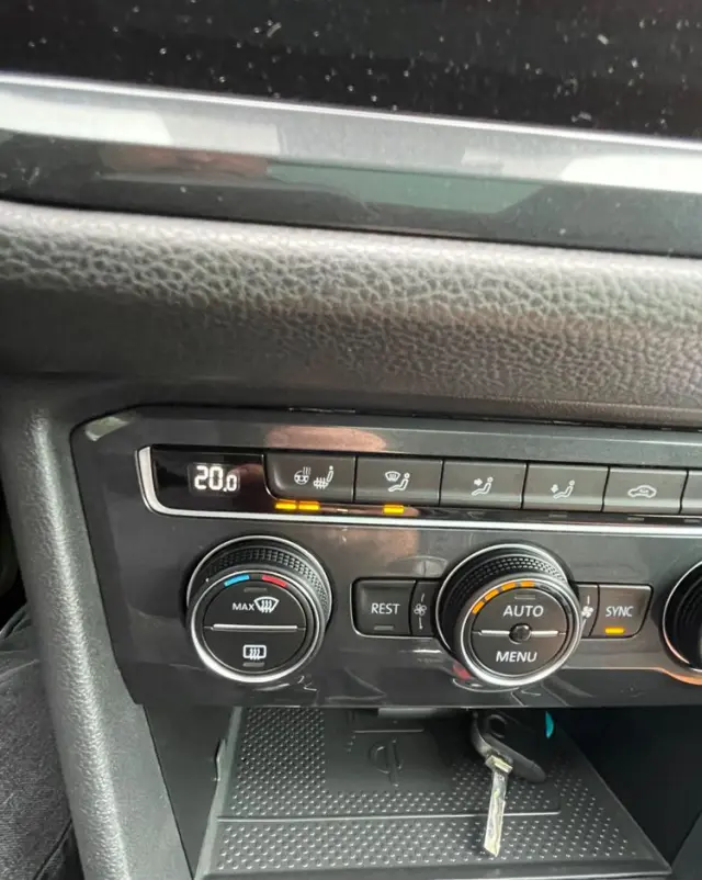 VOLKSWAGEN Tiguan 2.0 TDI SCR (BlueMotion Technology) Highline