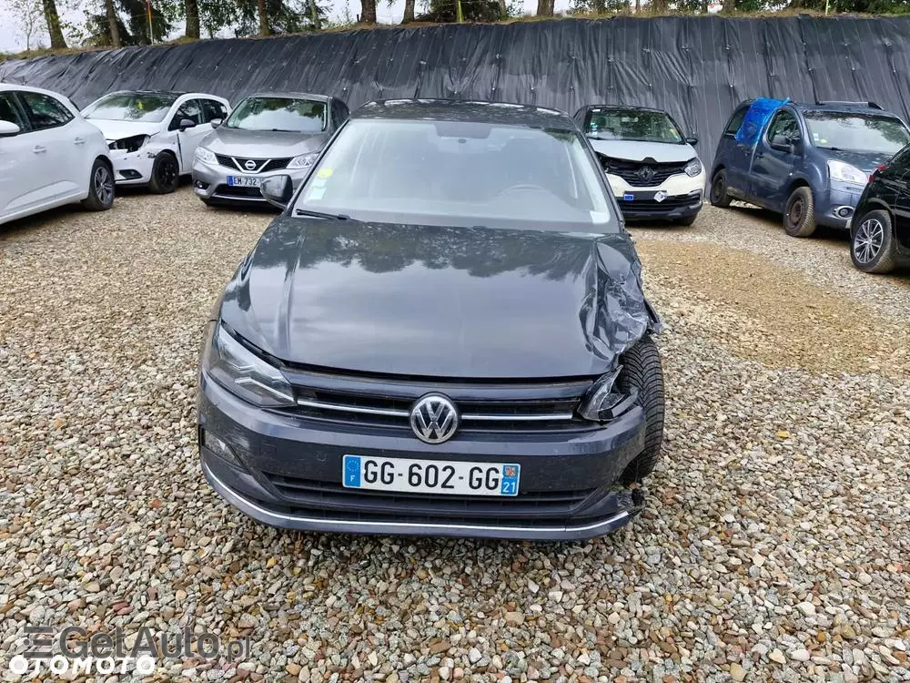VOLKSWAGEN Polo 