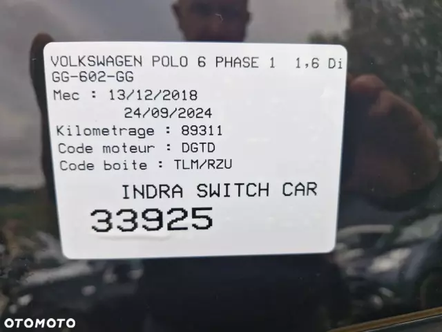 VOLKSWAGEN Polo 
