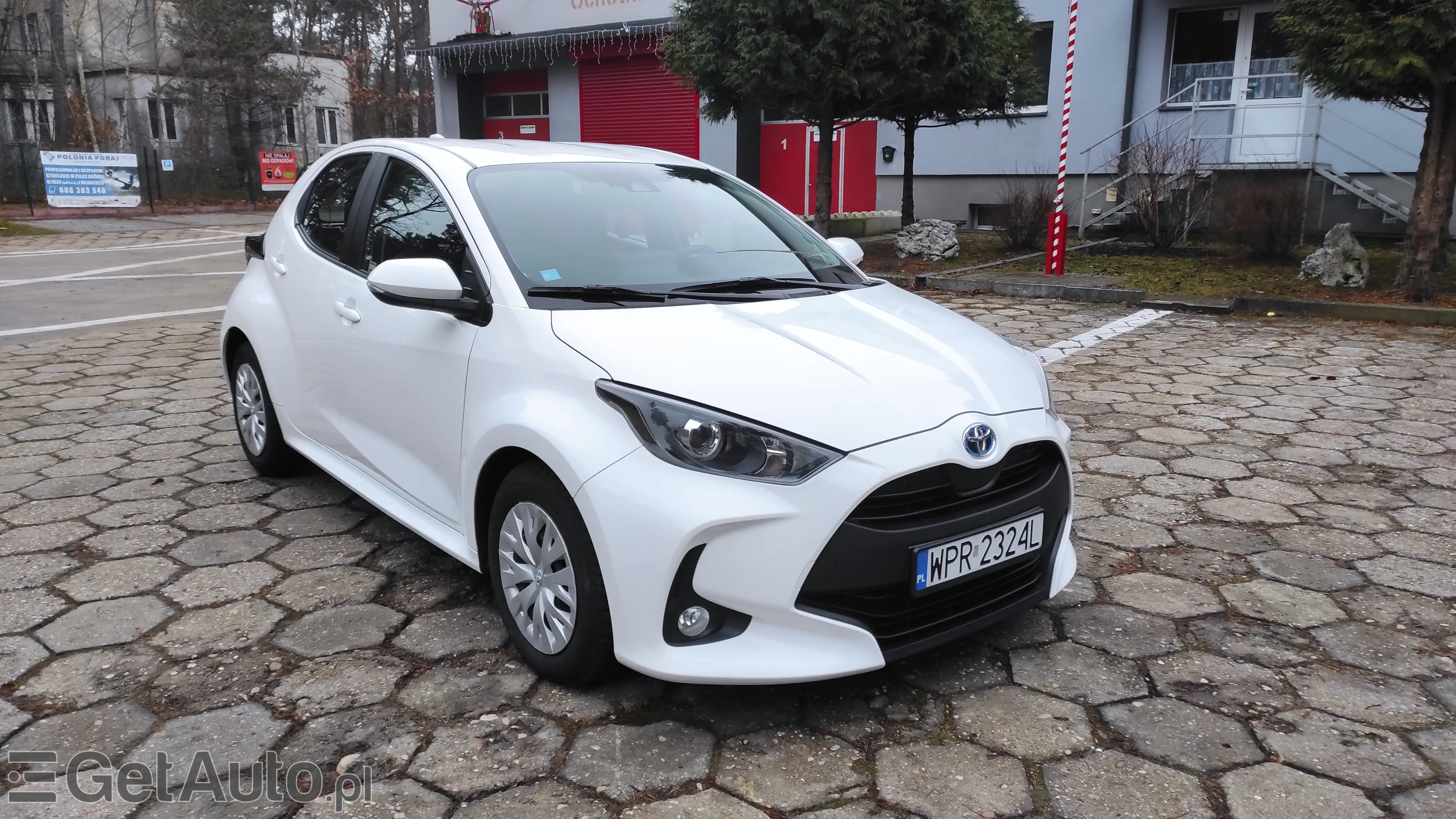 TOYOTA Yaris Comfort e-CVT