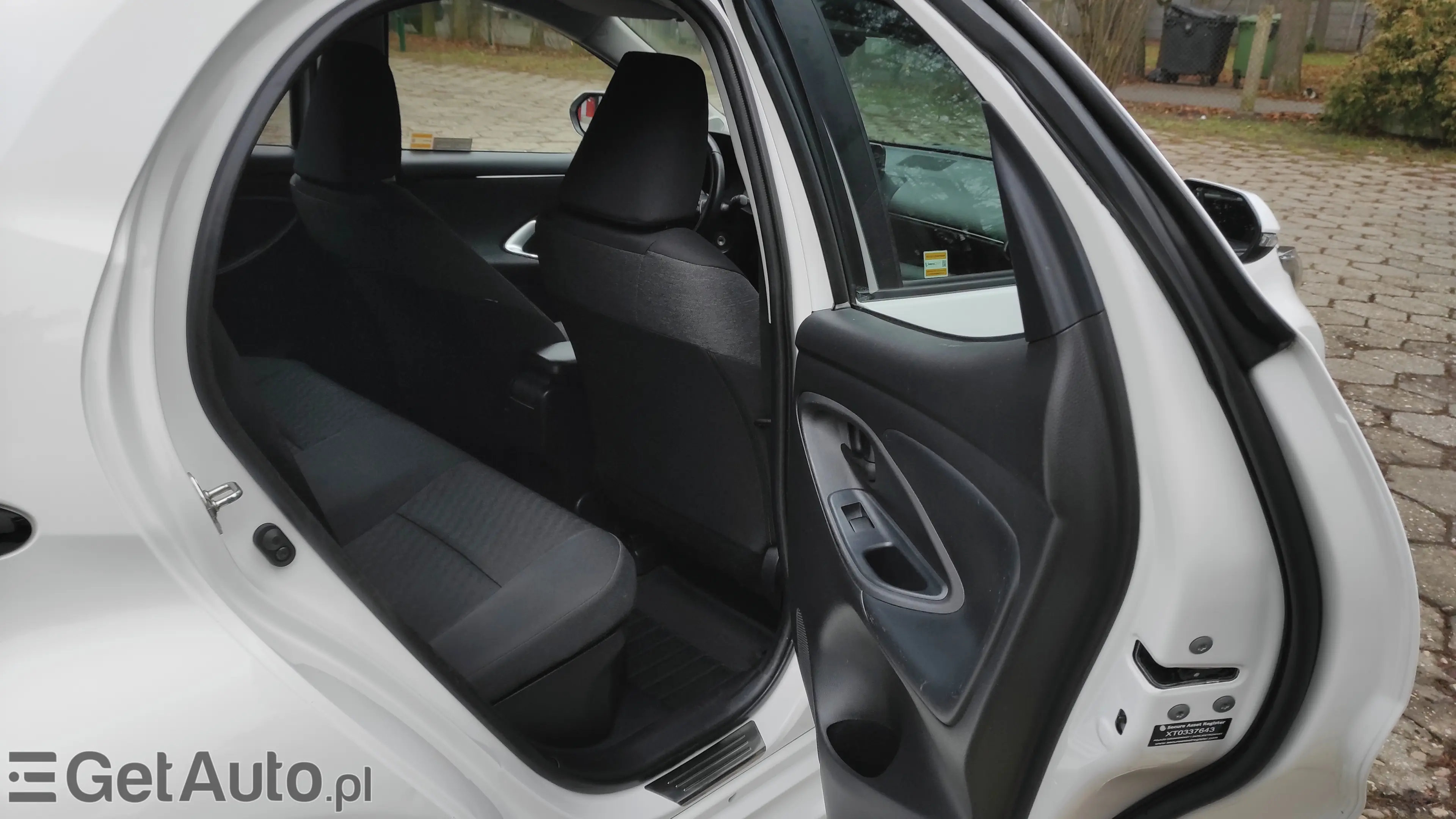 TOYOTA Yaris Comfort e-CVT