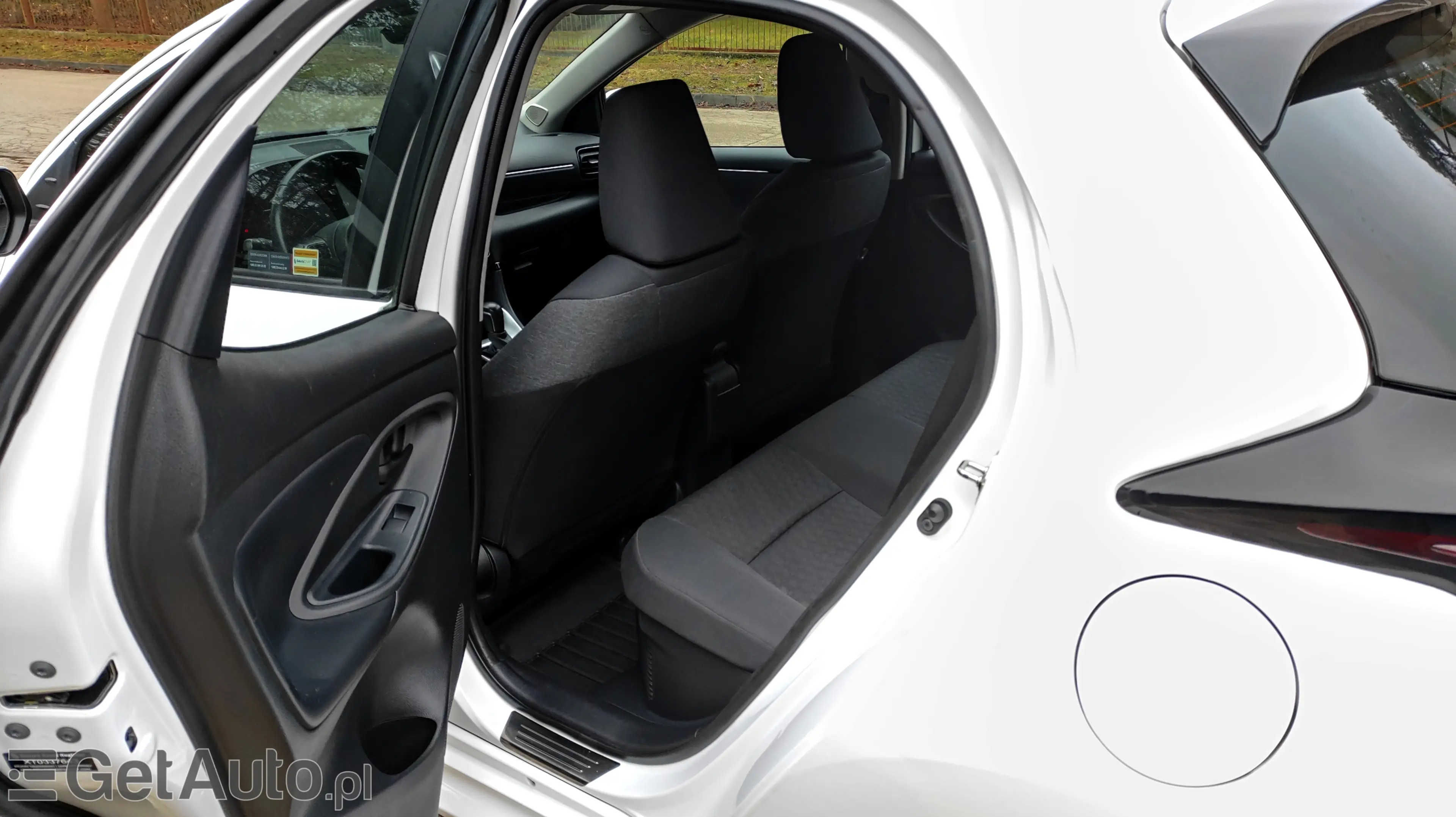 TOYOTA Yaris Comfort e-CVT