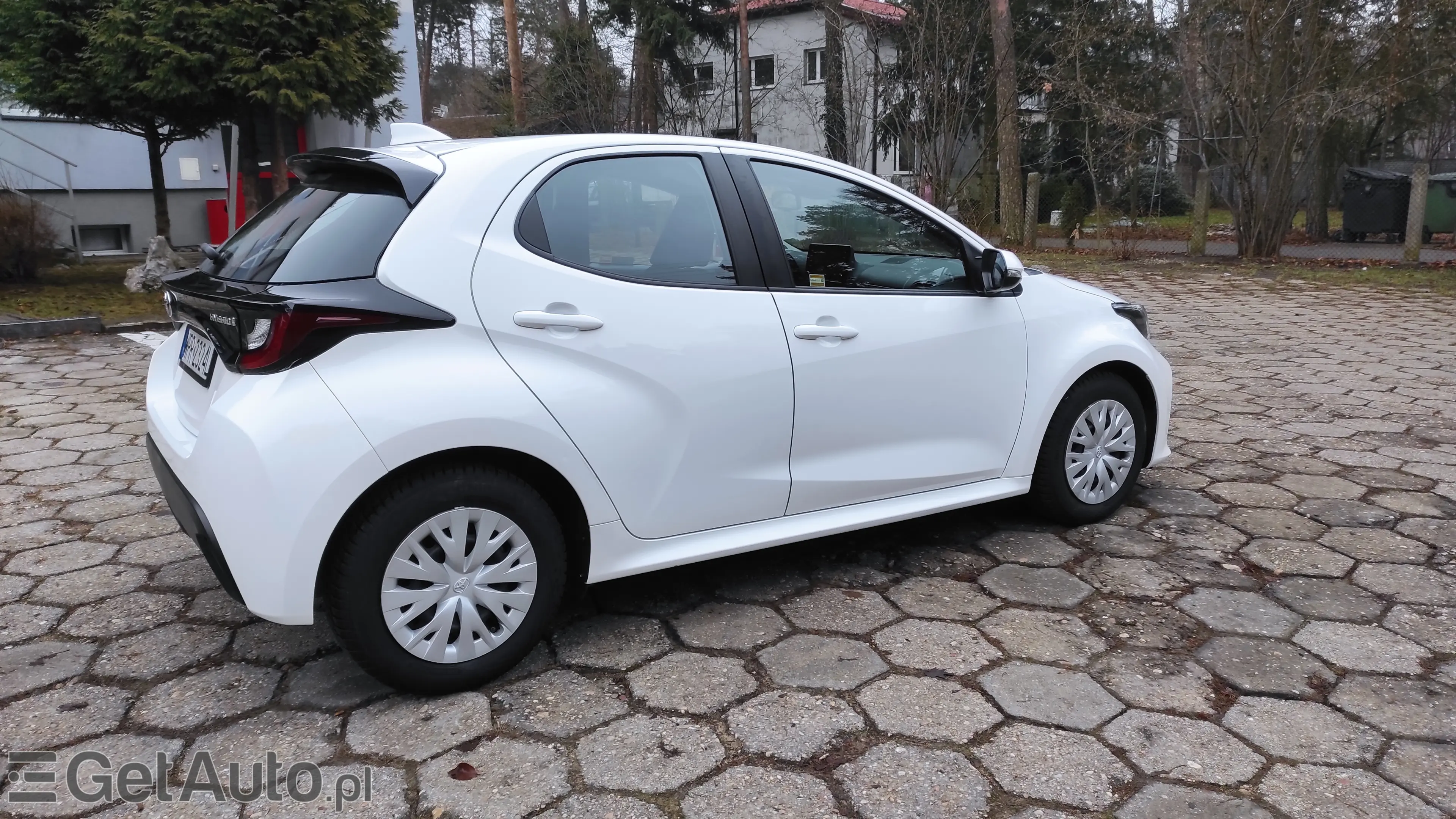 TOYOTA Yaris Comfort e-CVT