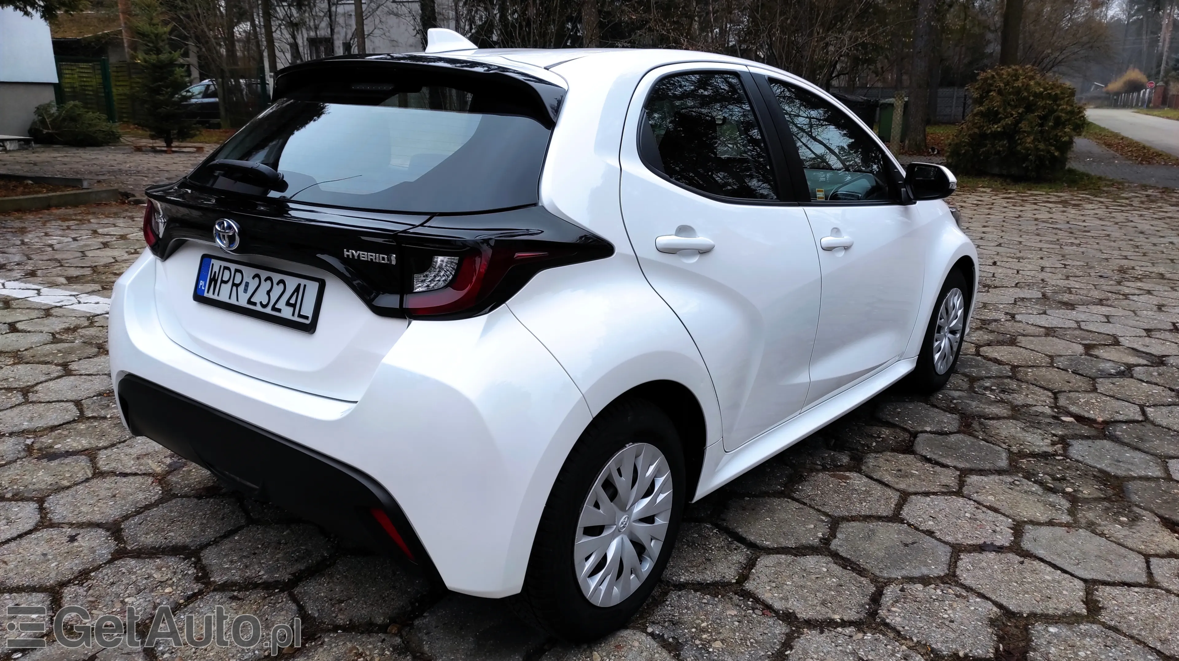 TOYOTA Yaris Comfort e-CVT