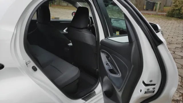 TOYOTA Yaris Comfort e-CVT