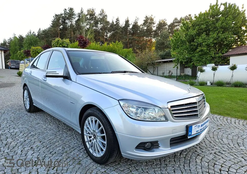 MERCEDES-BENZ Klasa C 200 CGI BlueEff Elegance