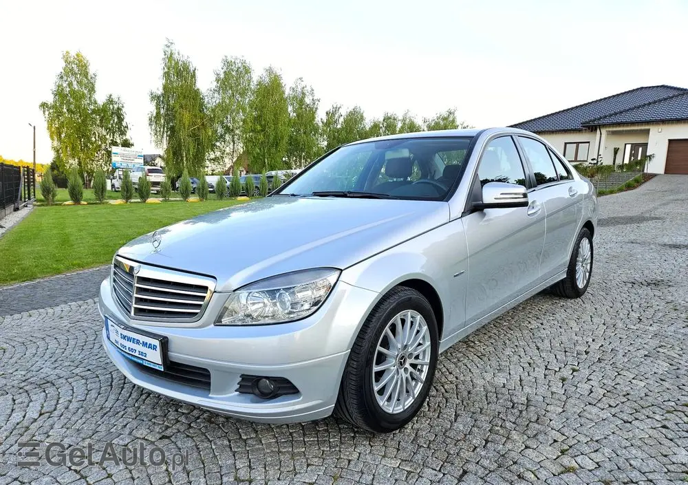 MERCEDES-BENZ Klasa C 200 CGI BlueEff Elegance