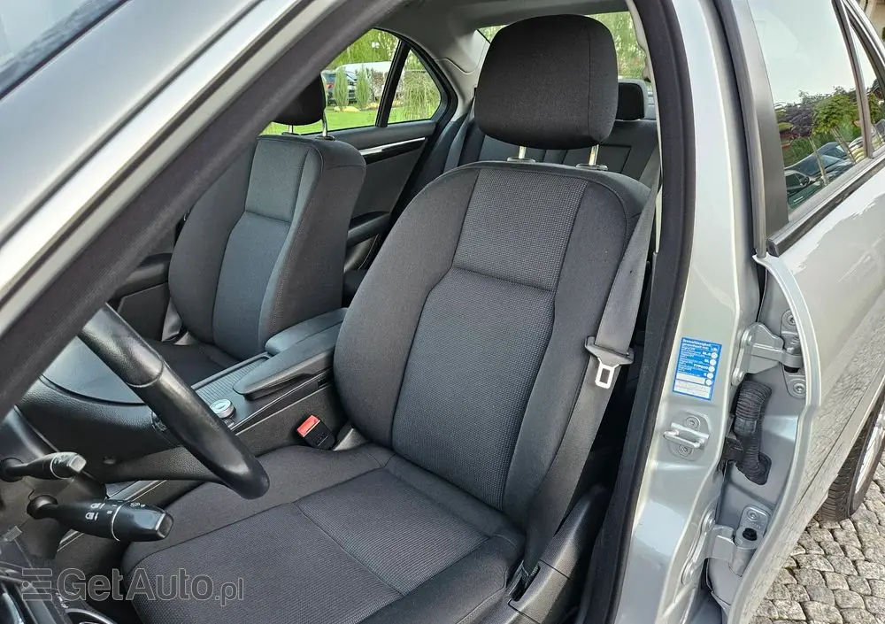 MERCEDES-BENZ Klasa C 200 CGI BlueEff Elegance