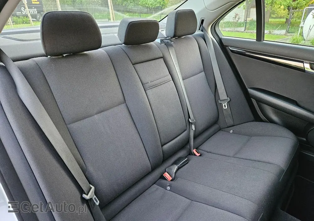 MERCEDES-BENZ Klasa C 200 CGI BlueEff Elegance