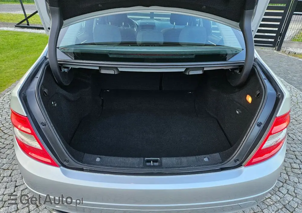 MERCEDES-BENZ Klasa C 200 CGI BlueEff Elegance