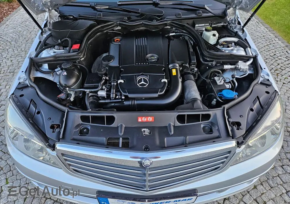 MERCEDES-BENZ Klasa C 200 CGI BlueEff Elegance