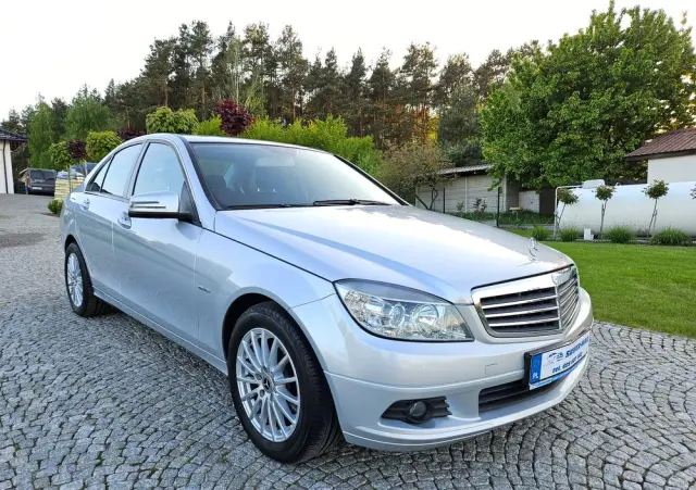 MERCEDES-BENZ Klasa C 200 CGI BlueEff Elegance
