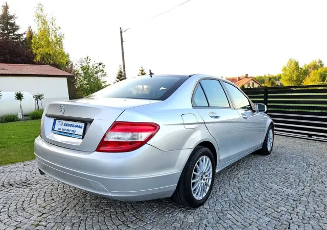 MERCEDES-BENZ Klasa C 200 CGI BlueEff Elegance