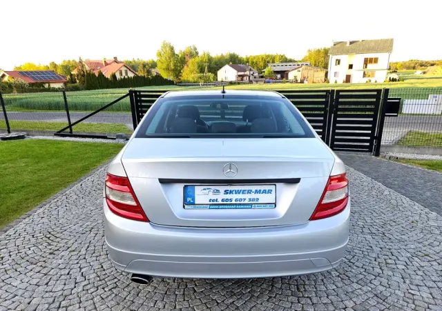 MERCEDES-BENZ Klasa C 200 CGI BlueEff Elegance