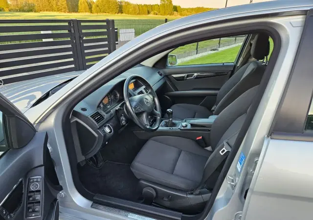 MERCEDES-BENZ Klasa C 200 CGI BlueEff Elegance