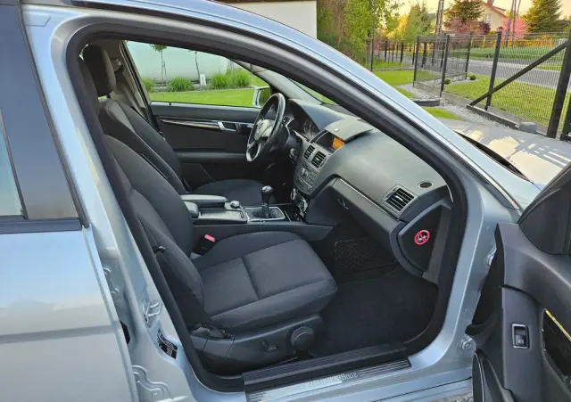 MERCEDES-BENZ Klasa C 200 CGI BlueEff Elegance