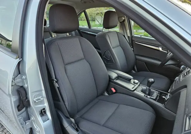 MERCEDES-BENZ Klasa C 200 CGI BlueEff Elegance