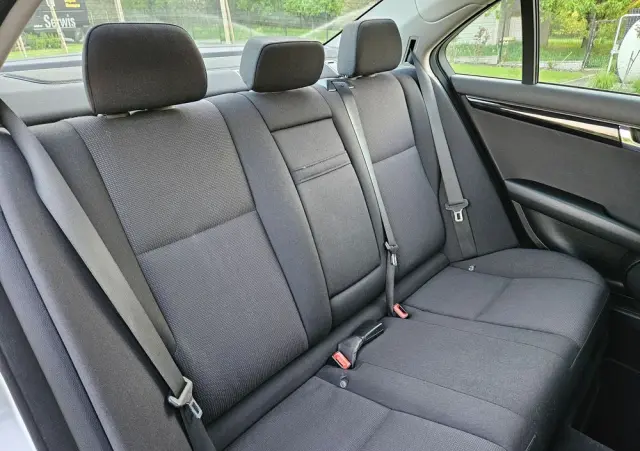 MERCEDES-BENZ Klasa C 200 CGI BlueEff Elegance