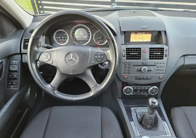 MERCEDES-BENZ Klasa C 200 CGI BlueEff Elegance