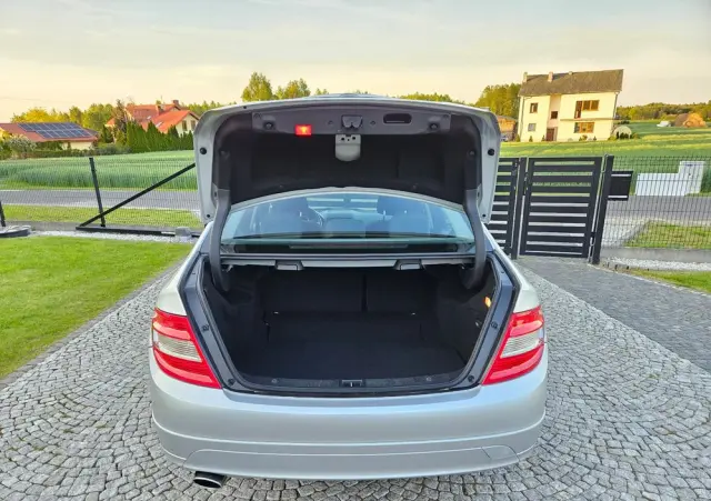 MERCEDES-BENZ Klasa C 200 CGI BlueEff Elegance