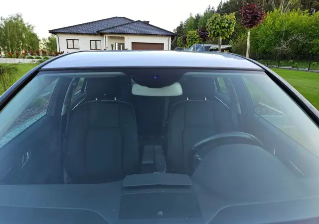 MERCEDES-BENZ Klasa C 200 CGI BlueEff Elegance