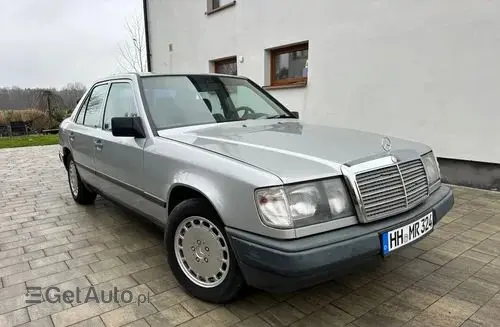 MERCEDES-BENZ W124 
