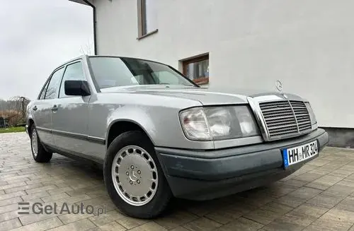 MERCEDES-BENZ W124 