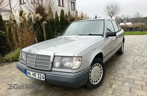 MERCEDES-BENZ W124 