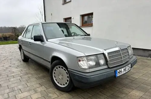MERCEDES-BENZ W124 