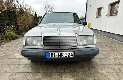 MERCEDES-BENZ W124 