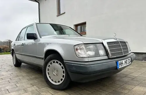 MERCEDES-BENZ W124 