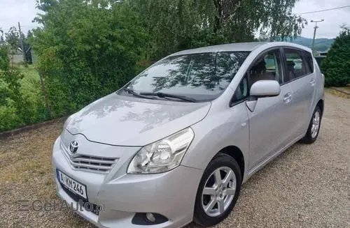 TOYOTA Verso 