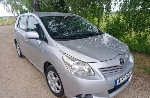 TOYOTA Verso 