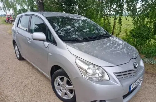 TOYOTA Verso 