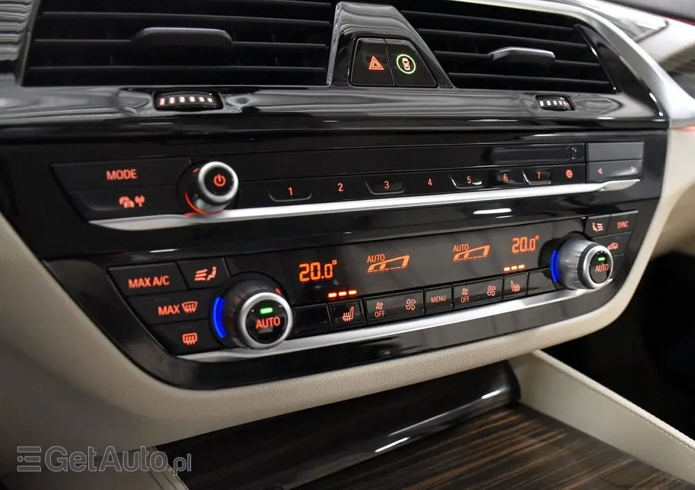 BMW Seria 5 520i GPF Luxury Line