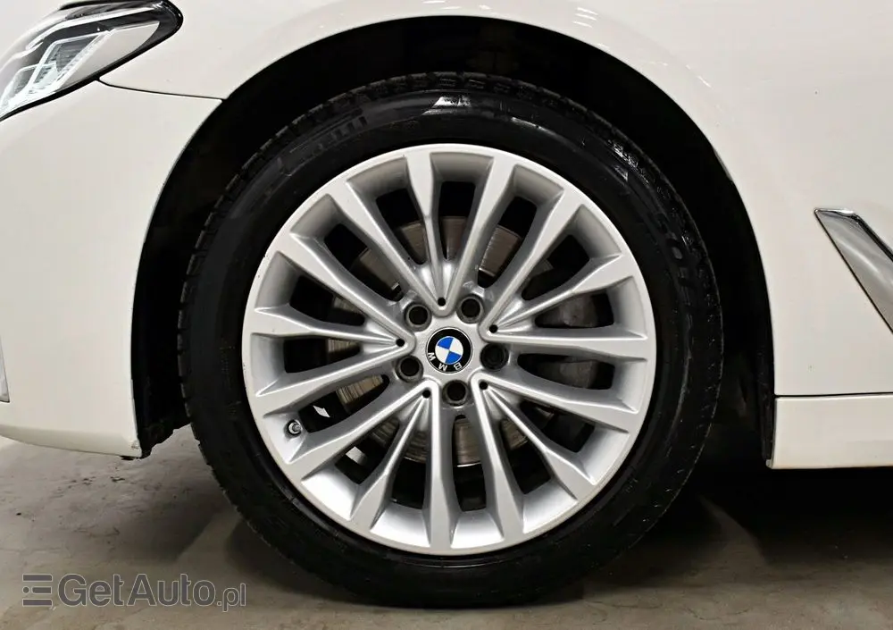 BMW Seria 5 520i GPF Luxury Line