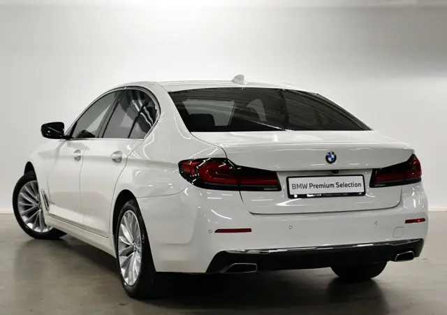 BMW Seria 5 520i GPF Luxury Line